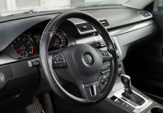 Подержанный автомобиль Volkswagen Passat Sedan 2012 года (11 фото)