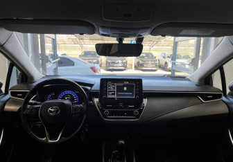 Подержанный автомобиль Toyota Corolla Sedan 2019 года (9 фото)