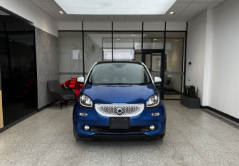 Подержанный автомобиль Smart Forfour 2016 года (2 фото)