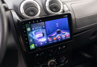 Подержанный автомобиль Renault Sandero 2011 года (13 фото)