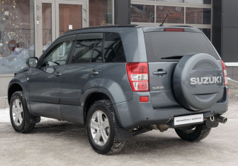 Подержанный автомобиль Suzuki Grand Vitara 2007 года (7 фото)