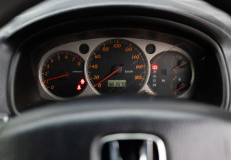 Подержанный автомобиль Honda Stream 2001 года (12 фото)