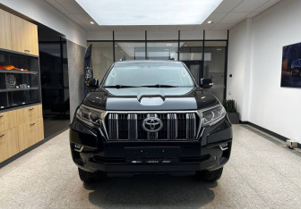 Подержанный автомобиль Toyota Land Cruiser Prado 2017 года (3 фото)