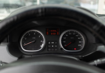 Подержанный автомобиль Renault Duster 2014 года (12 фото)