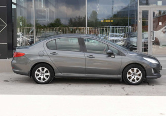 Подержанный автомобиль Peugeot 408 2013 года (4 фото)