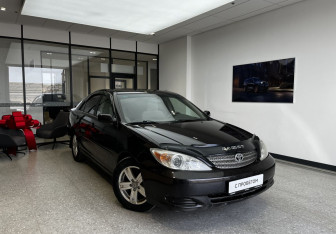 Подержанный автомобиль Toyota Camry Sedan 2001 года (3 фото)