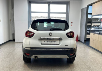 Подержанный автомобиль Renault Kaptur 2020 года (6 фото)