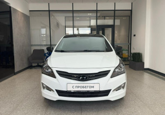Подержанный автомобиль Hyundai Solaris Sedan 2015 года (3 фото)