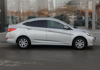 Подержанный автомобиль Hyundai Accent Sedan 2011 года (4 фото)