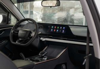 Подержанный автомобиль Omoda C5 2024 года (10 фото)