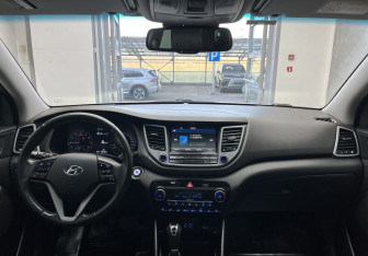 Подержанный автомобиль Hyundai Tucson 2015 года (9 фото)