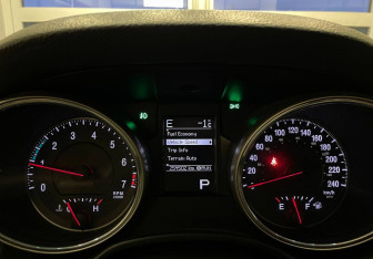 Подержанный автомобиль Jeep Grand Cherokee 2011 года (13 фото)