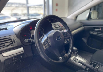 Подержанный автомобиль Subaru XV 2014 года (8 фото)