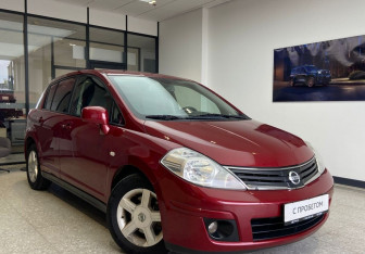 Подержанный автомобиль Nissan Tiida Hatchback 2008 года (4 фото)