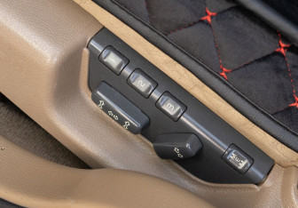 Подержанный автомобиль Volvo XC70 2001 года (17 фото)