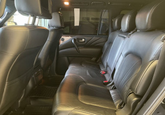 Подержанный автомобиль Infiniti QX80 2014 года (9 фото)