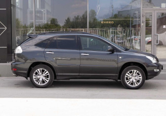 Подержанный автомобиль Lexus RX 2007 года (4 фото)