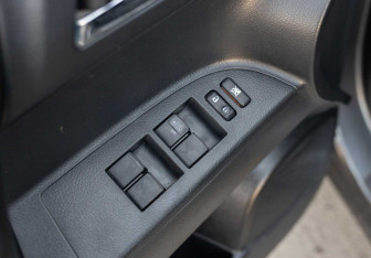 Подержанный автомобиль Toyota Highlander 2011 года (19 фото)