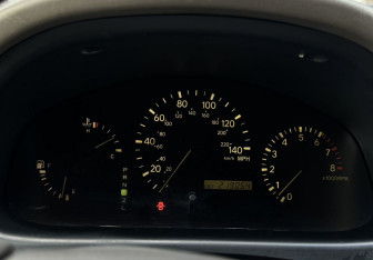 Подержанный автомобиль Lexus RX 2001 года (16 фото)