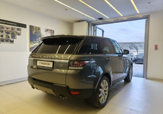 Подержанный автомобиль Land Rover Range Rover Sport 2015 года (4 фото)