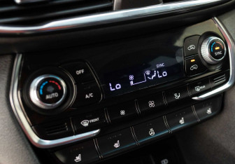 Подержанный автомобиль Hyundai Santa Fe 2018 года (15 фото)