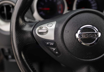 Подержанный автомобиль Nissan Juke 2012 года (12 фото)
