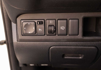 Подержанный автомобиль Nissan Note 2012 года (17 фото)