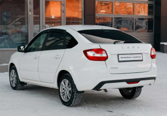 Подержанный автомобиль LADA (ВАЗ) Granta Liftback 2019 года (7 фото)