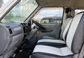 Подержанный автомобиль Nissan Vanette 2001 года (15 фото)