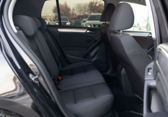 Подержанный автомобиль Volkswagen Gol 2011 года (17 фото)