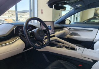 Подержанный автомобиль Zeekr 001 2023 года (8 фото)