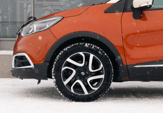 Подержанный автомобиль Renault Captur 2013 года (9 фото)