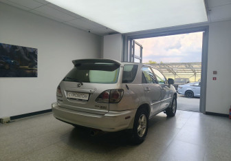 Подержанный автомобиль Lexus RX 2001 года (4 фото)