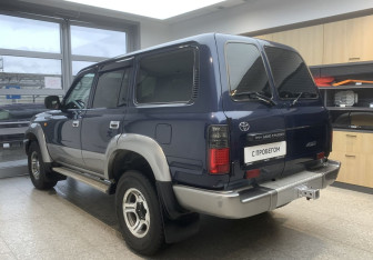 Подержанный автомобиль Toyota Land Cruiser Suv 1997 года (6 фото)
