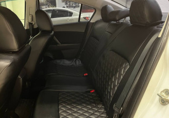 Подержанный автомобиль Mazda 3 Sedan 2012 года (14 фото)