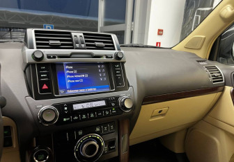 Подержанный автомобиль Toyota Land Cruiser Prado 2016 года (9 фото)