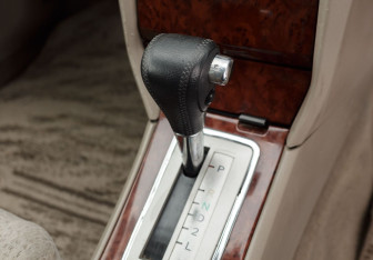 Подержанный автомобиль Toyota Premio 2003 года (14 фото)