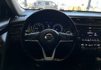 Подержанный автомобиль Nissan X-Trail 2021 года (11 фото)