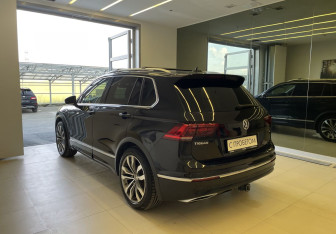 Подержанный автомобиль Volkswagen Tiguan 2020 года (6 фото)