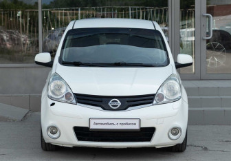 Подержанный автомобиль Nissan Note 2012 года (2 фото)
