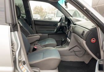 Подержанный автомобиль Subaru Forester Suv 2005 года (19 фото)
