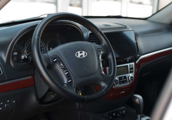 Подержанный автомобиль Hyundai Santa Fe 2007 года (11 фото)