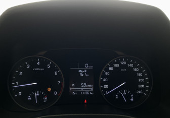 Подержанный автомобиль Hyundai Elantra Sedan 2018 года (12 фото)