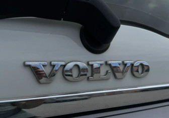 Подержанный автомобиль Volvo XC90 2007 года (16 фото)