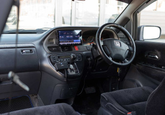 Подержанный автомобиль Honda Odyssey Compactvan 2002 года (10 фото)