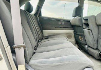 Подержанный автомобиль Toyota Nadia 2001 года (16 фото)