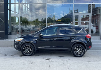 Подержанный автомобиль Ford Kuga 2012 года (2 фото)