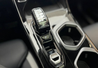 Подержанный автомобиль Geely Atlas 2024 года (9 фото)