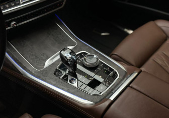 Подержанный автомобиль BMW X7 2019 года (22 фото)