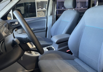 Подержанный автомобиль Ford S-MAX 2007 года (8 фото)